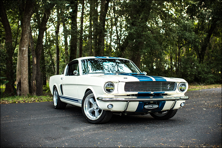 Revology Cars '66 Mustang