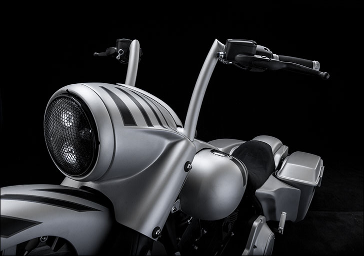Trask 2002 Silver Road King: Cool Headlight