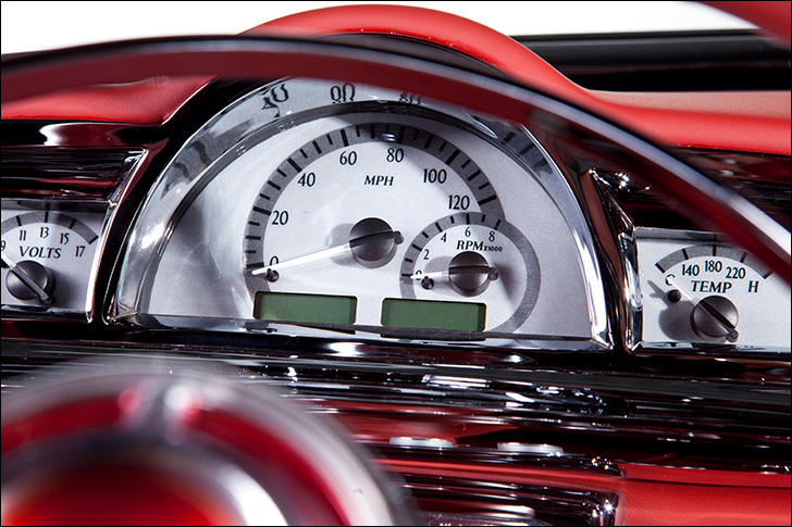 Motor Market Kindig-It '52 Pontiac: Dakota Digital instruments and clock