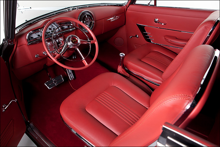 Motor Market Kindig-It '52 Pontiac: Photo 1
