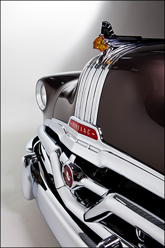 Motor Market Kindig-It '52 Pontiac: Photo 2