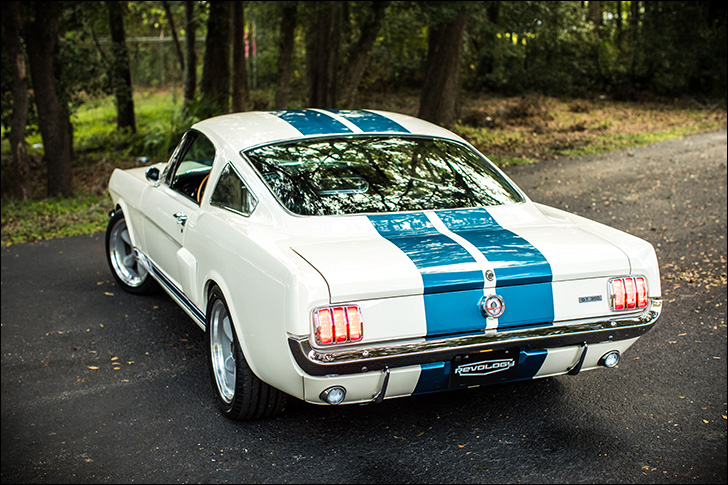 Revology Cars '66 Mustang: