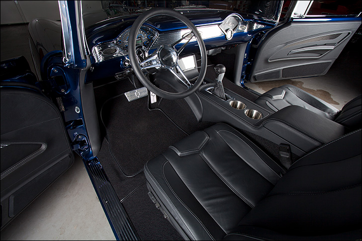 Hot Rod Dynamics '55 Nomad: Billet vents and Cup Holders